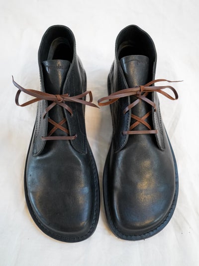 Rooboot Model | Australian Barefoot Boots